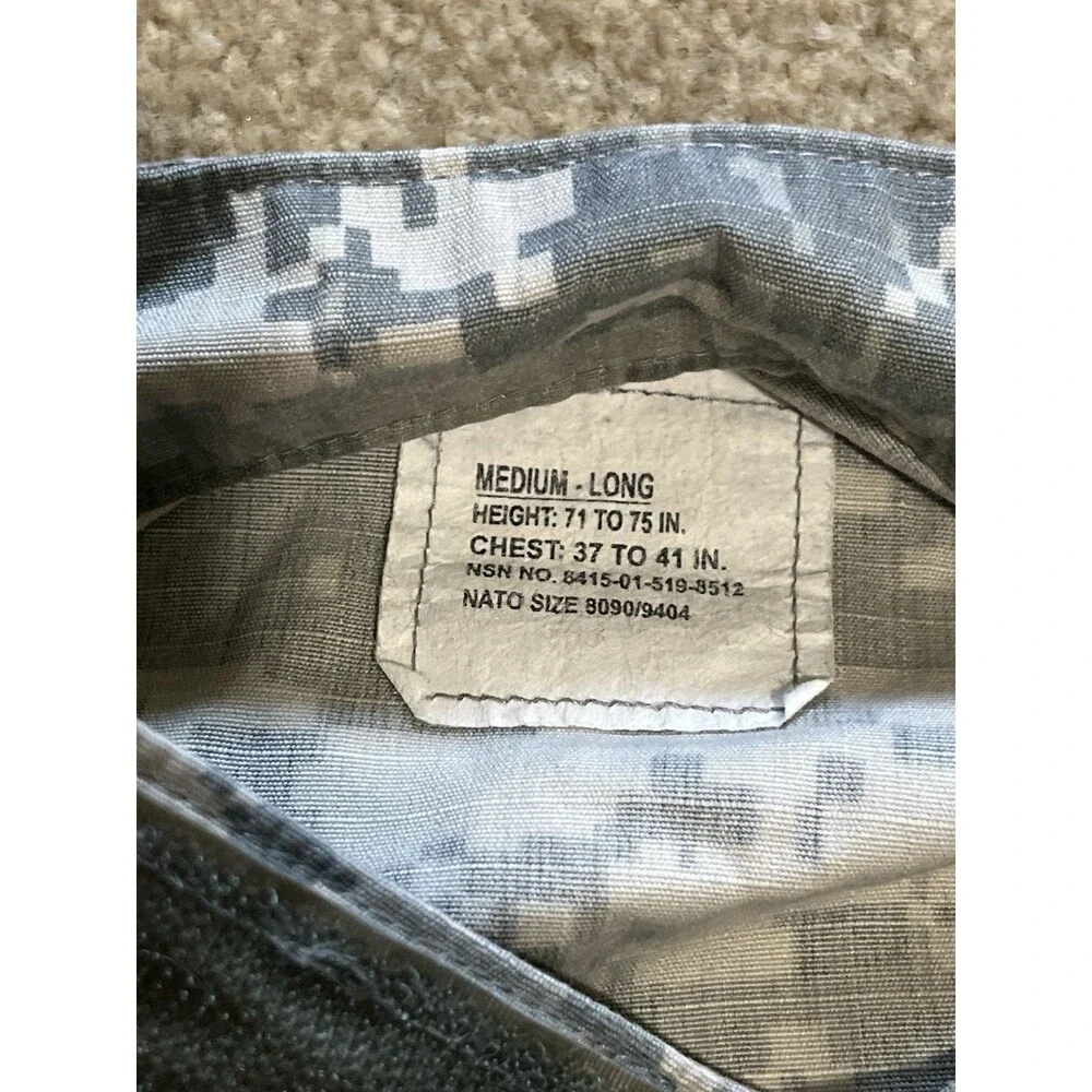 US Army ACU Digital Camo Combat Jacket Medium Regular Tactical Military Coat